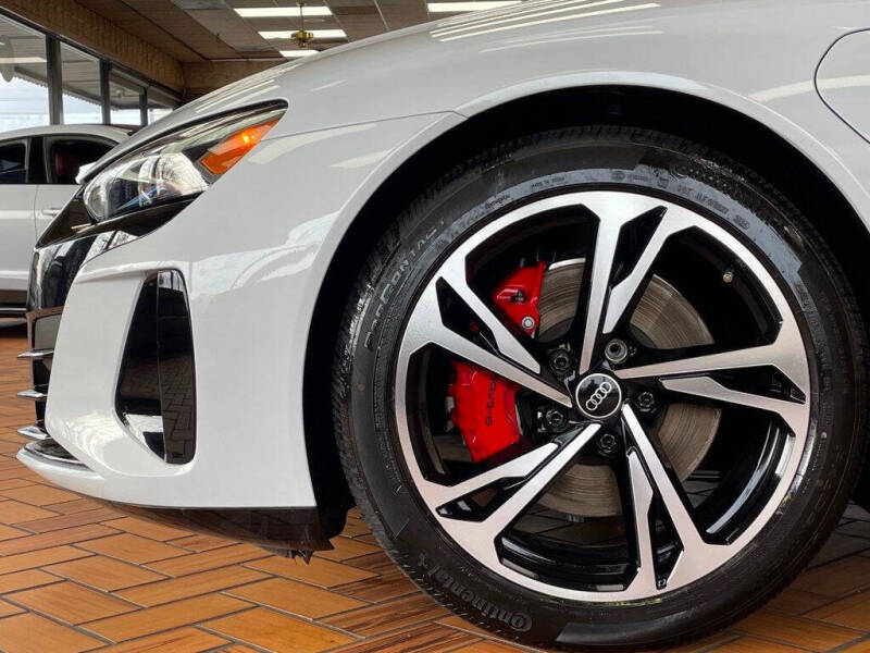 2023 Audi e-tron GT quattro Premium Plus