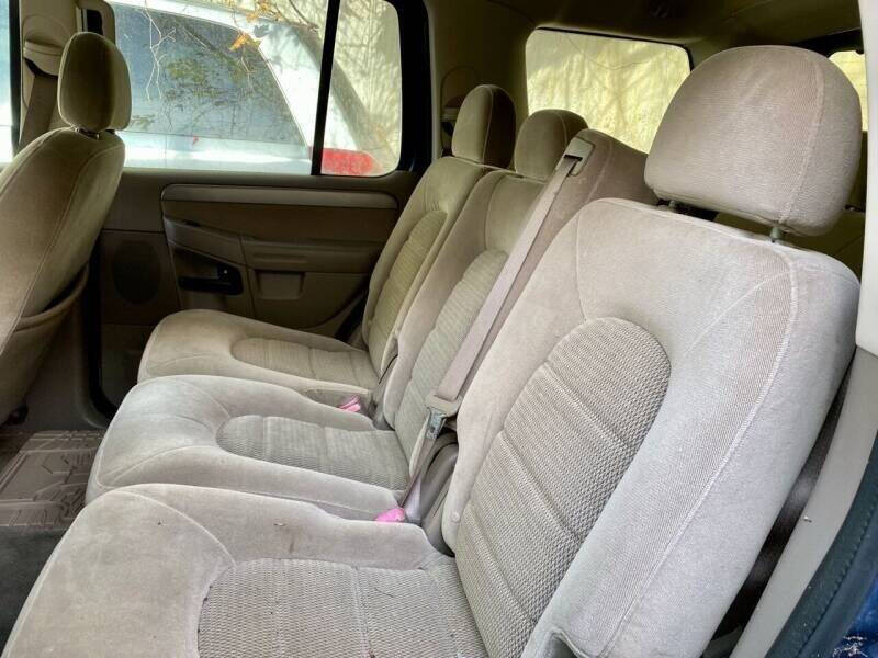 2004 Ford Explorer XLT