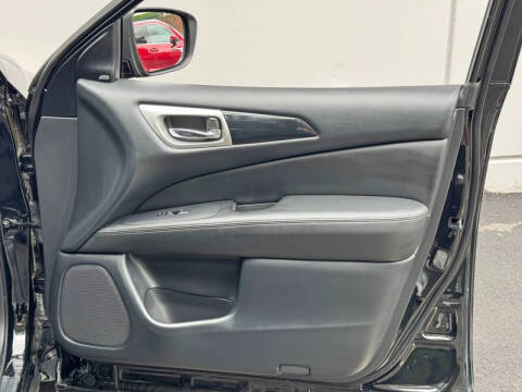 2019 Nissan Pathfinder SV