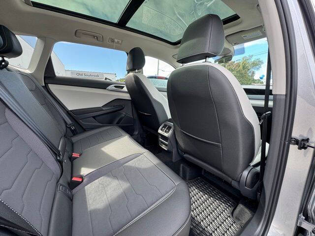 2025 Volkswagen Taos SE 4Motion