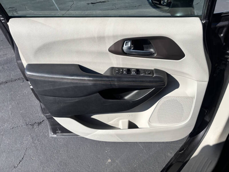 2018 Chrysler Pacifica Touring L