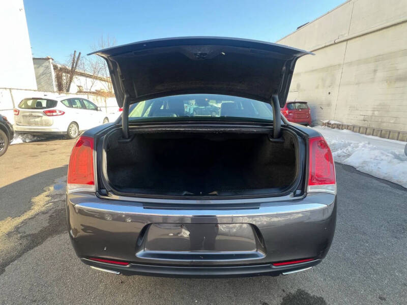 2017 Chrysler 300 C