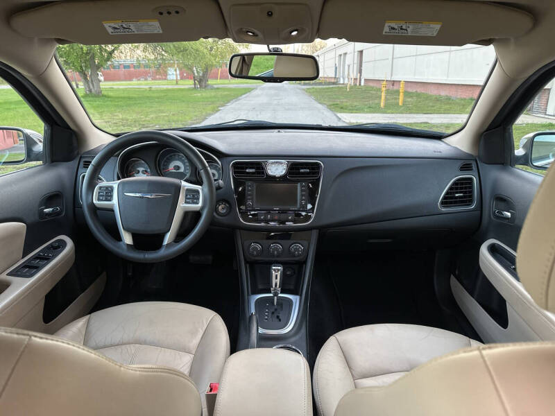 2012 Chrysler 200 Limited