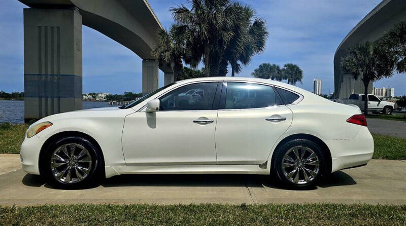 2012 Infiniti M37