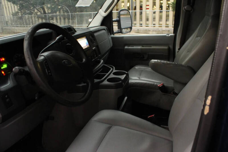 2013 Ford E-Series E-350 SD
