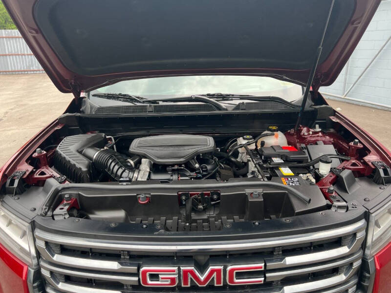 2023 GMC Acadia AT4