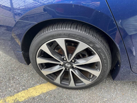 2017 Nissan Maxima 3.5 SR