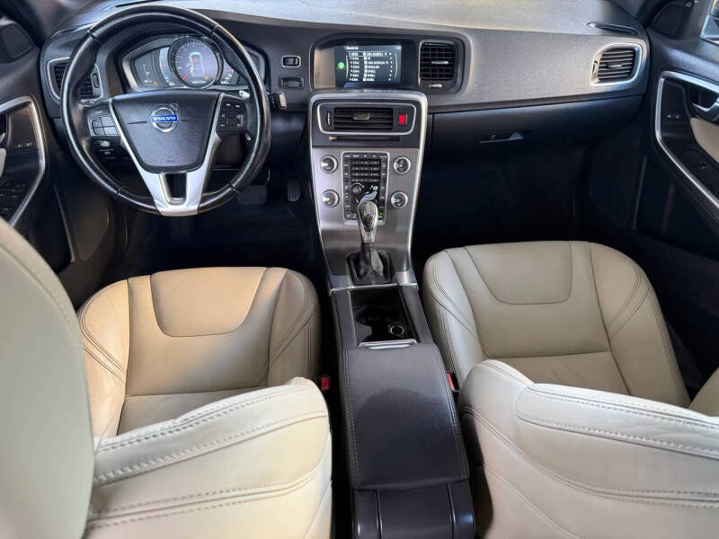 2015 Volvo V60 T5 Drive-E Premier