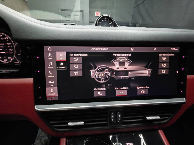 2021 Porsche Cayenne GTS