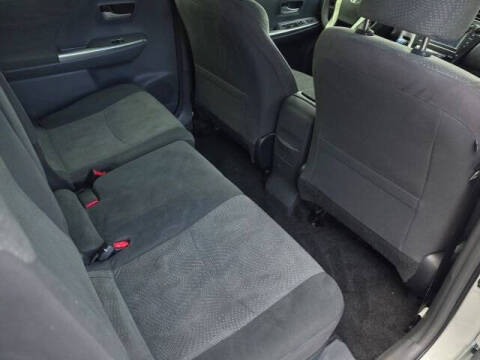 2013 Toyota Prius v Five