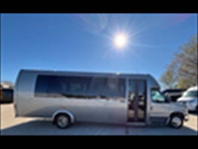 2018 Ford E-Series Cutaway Base's photo