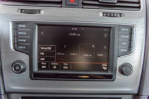 2016 Volkswagen Golf TSI S