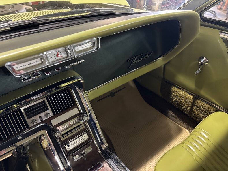 1964 Ford Thunderbird