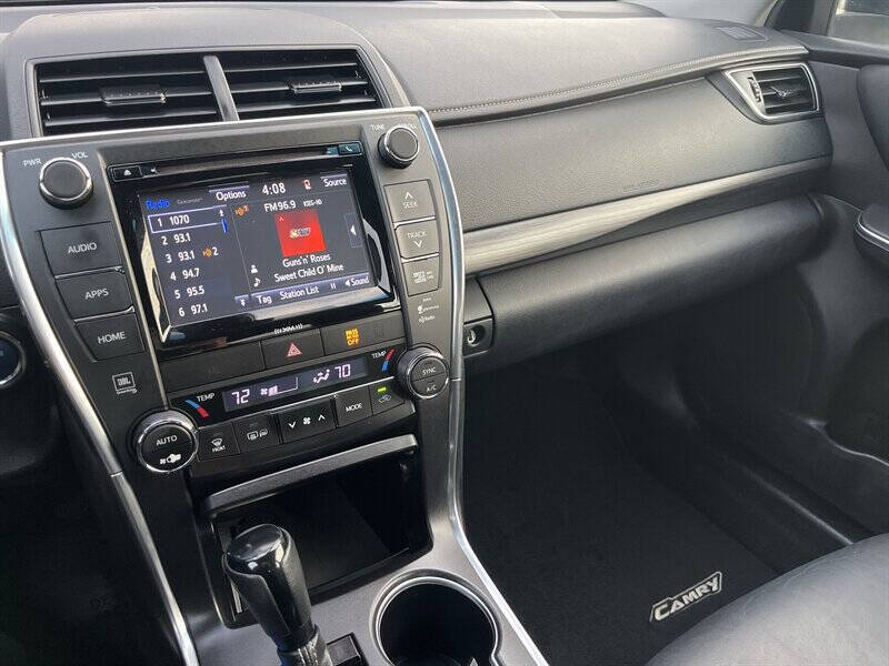 2017 Toyota Camry Hybrid XLE