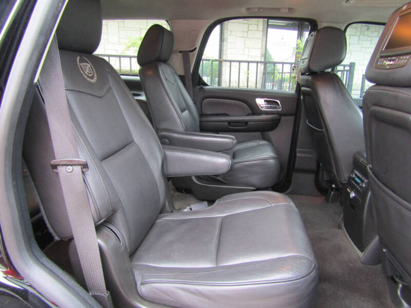 2013 Cadillac Escalade Platinum Edition