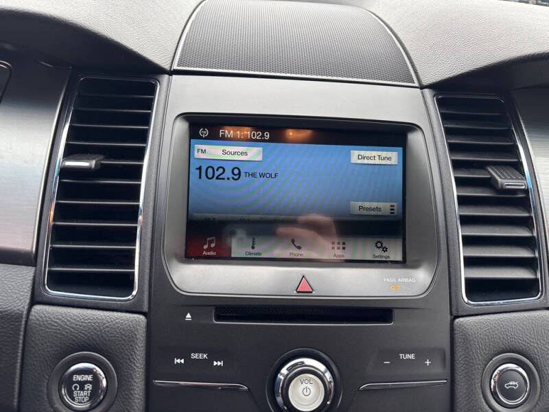 2018 Ford Taurus SEL