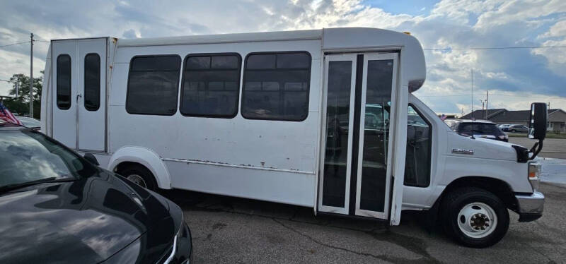 2017 Ford E-Series E-450 SD