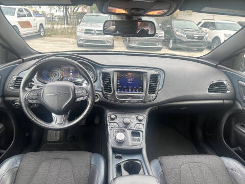 2015 Chrysler 200 S