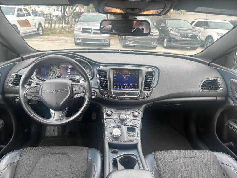 2015 Chrysler 200 S