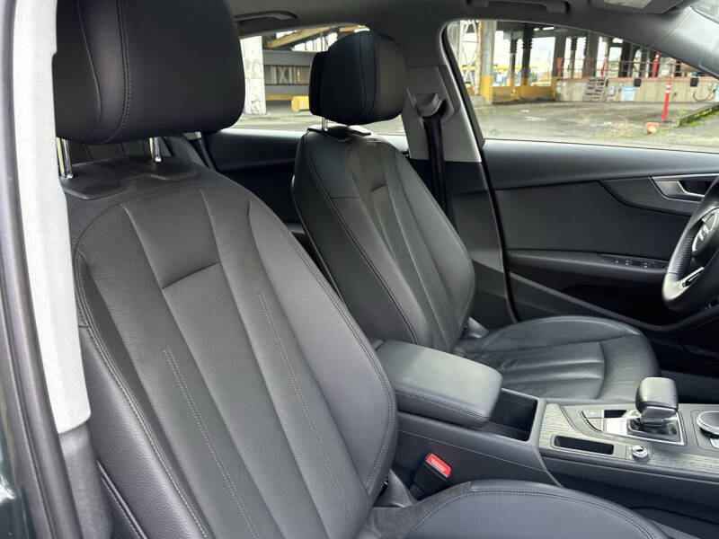 2017 Audi A4 2.0T quattro Premium Plus