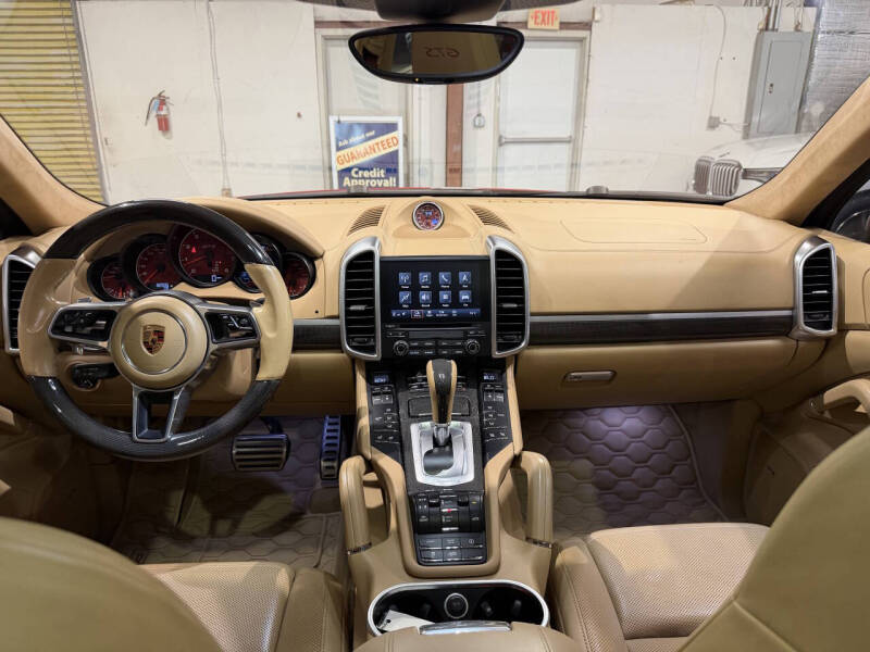2017 Porsche Cayenne GTS