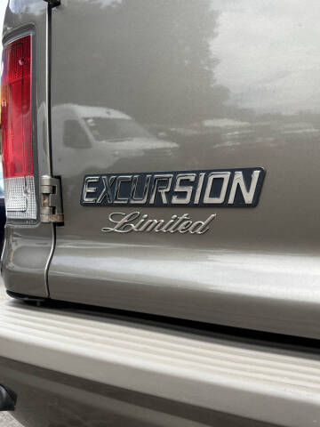 2005 Ford Excursion Limited