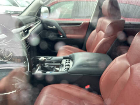 2021 Lexus LX 570 Three-Row