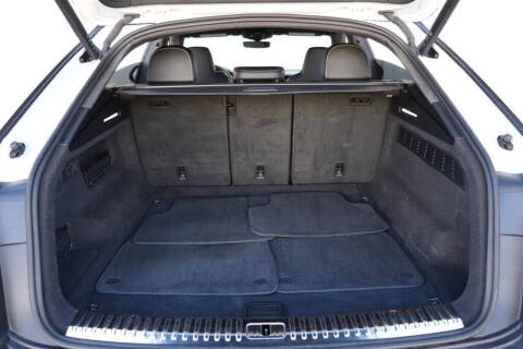 2023 Audi SQ8 4.0T quattro Prestige