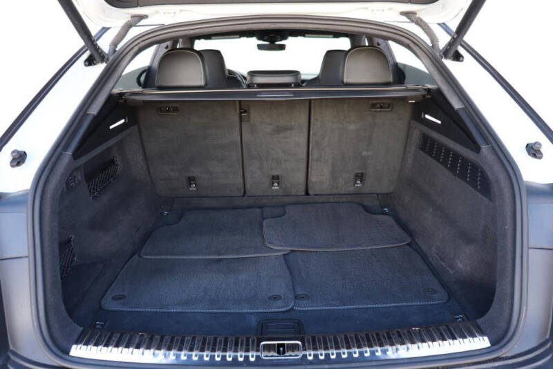 2023 Audi SQ8 4.0T quattro Prestige