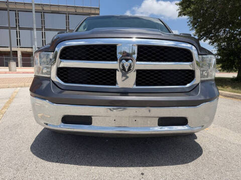 2017 RAM 1500 SLT