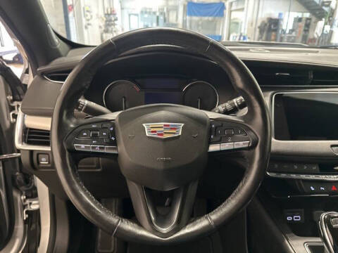 2021 Cadillac XT4 Premium Luxury