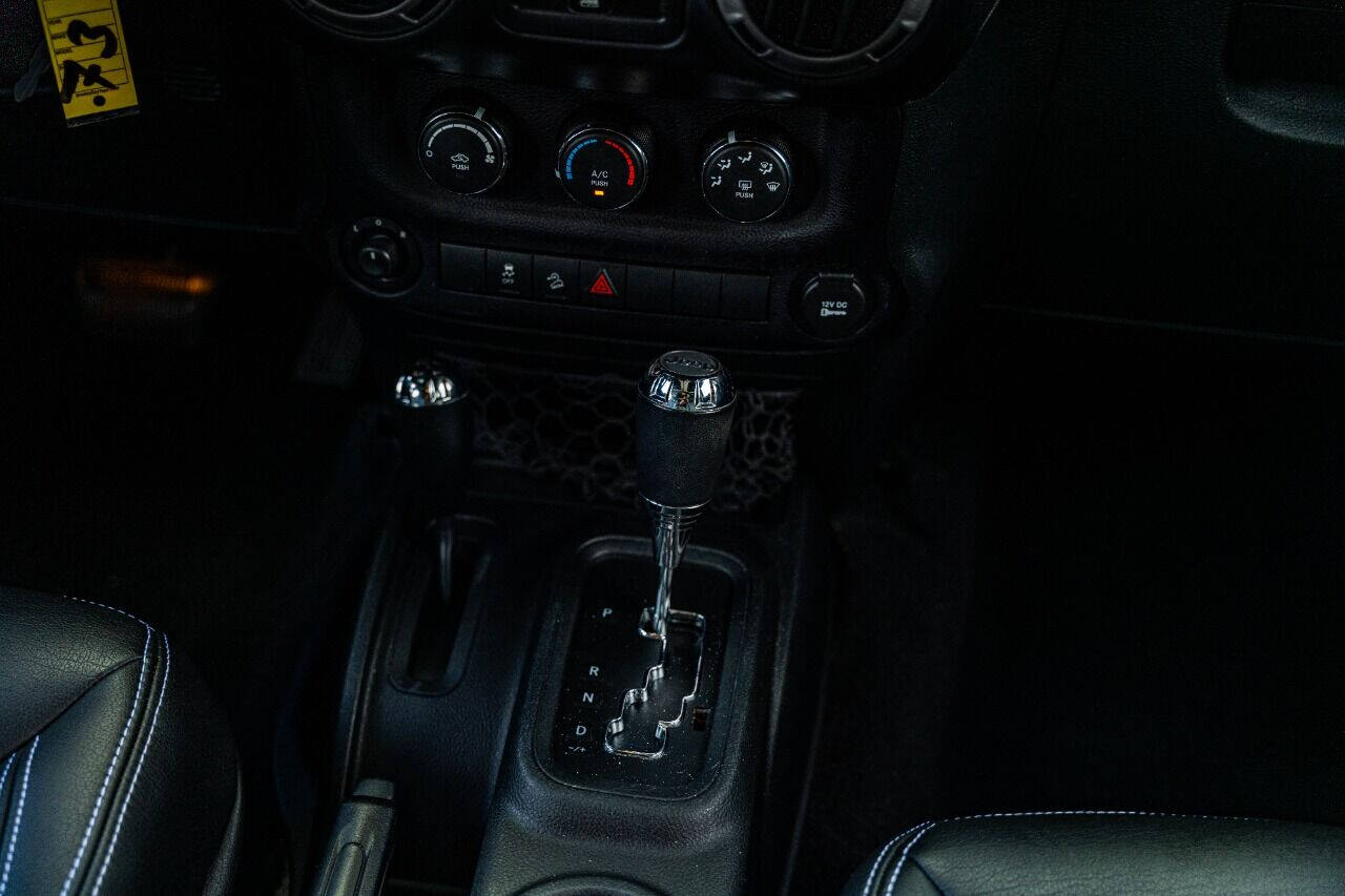 2015 JEEP Wrangler SUV / Crossover - $25,999