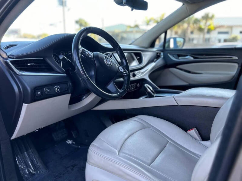 2020 Buick Enclave Essence