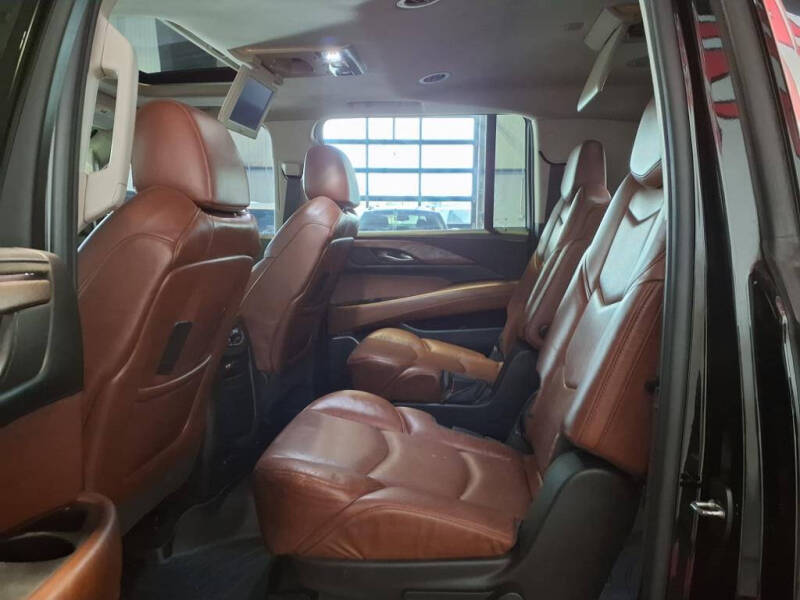 2016 Cadillac Escalade ESV Luxury Collection