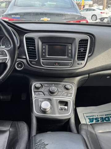 2015 Chrysler 200 C