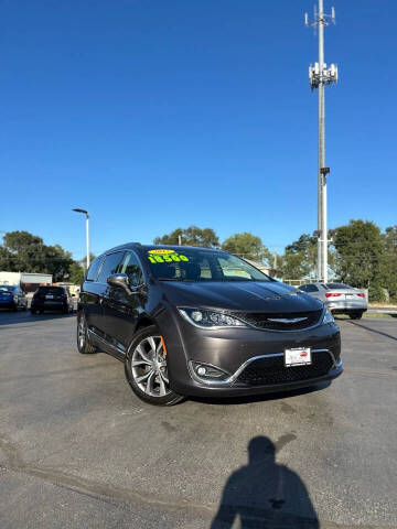 2018 Chrysler Pacifica for sale at Auto Land Inc in Crest Hill IL