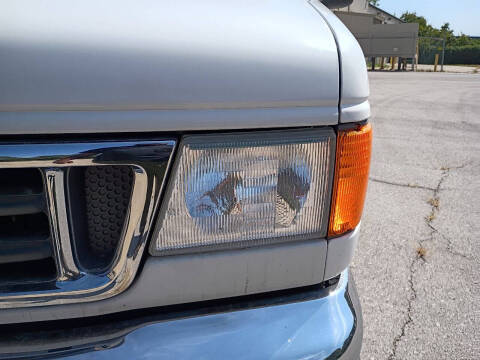 2003 Ford E-Series E-350 SD XLT