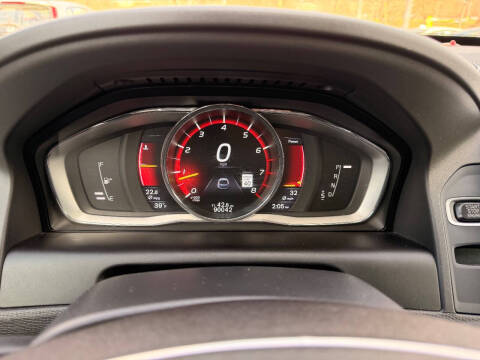 2016 Volvo XC60 T5 Platinum