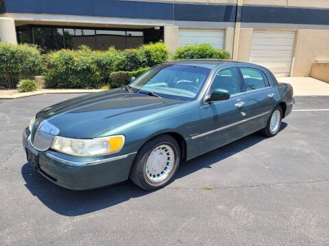 2001 Lincoln Town Car for sale at Car King in San Antonio TX