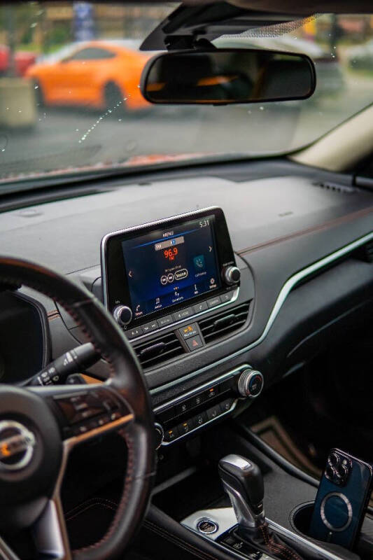 2022 Nissan Altima 2.5 SR