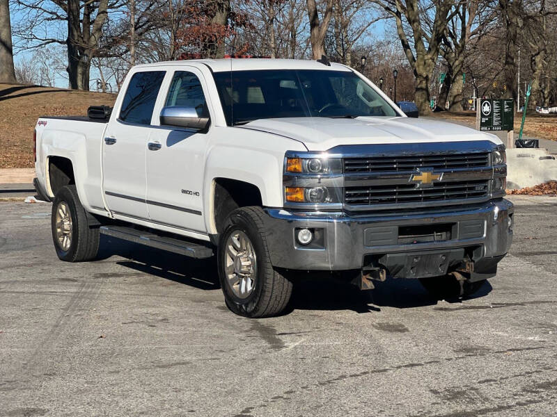 2016 Chevrolet Silverado 2500HD LTZ photo 4