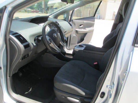 2014 Toyota Prius v Five