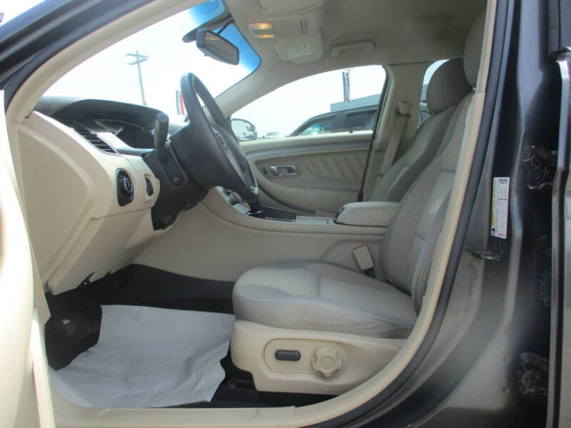 2016 Ford Taurus SEL