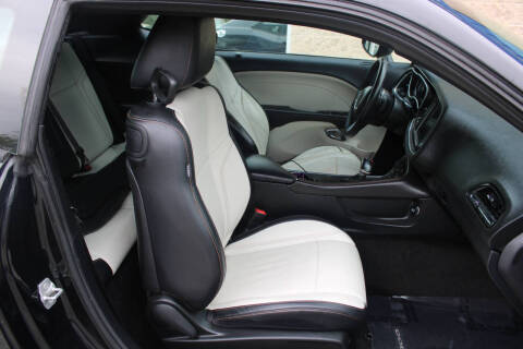 2015 Dodge Challenger SXT Plus