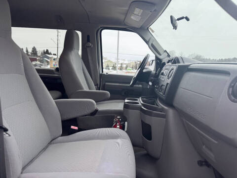 2012 Ford E-Series E-350 SD XLT