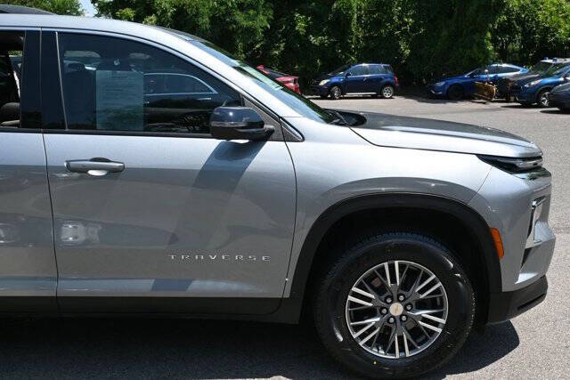 2024 Chevrolet Traverse LT