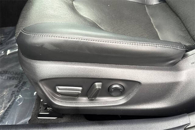 2021 Toyota Camry Hybrid XLE