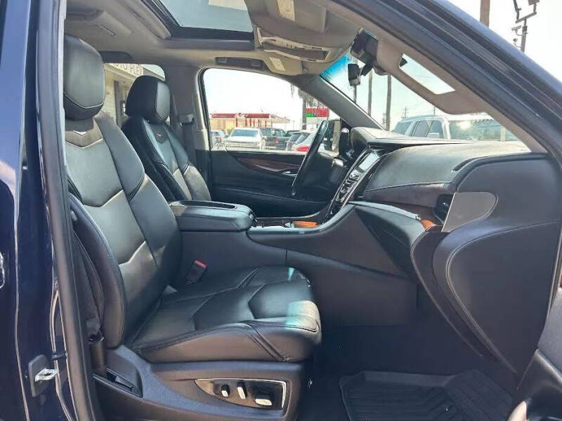 2019 Cadillac Escalade Luxury