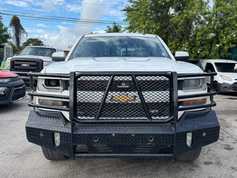 2016 Chevrolet Silverado 1500 LT photo 2