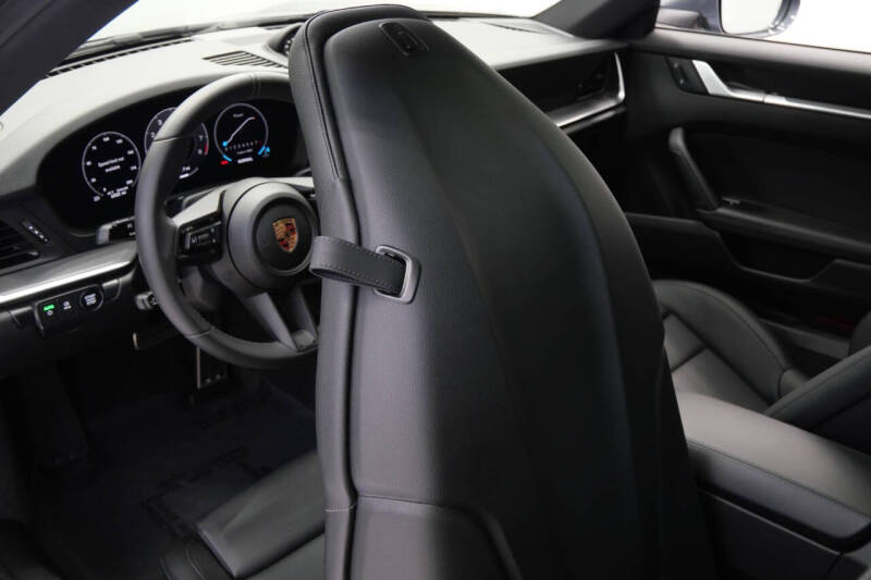 2025 Porsche 911 Carrera